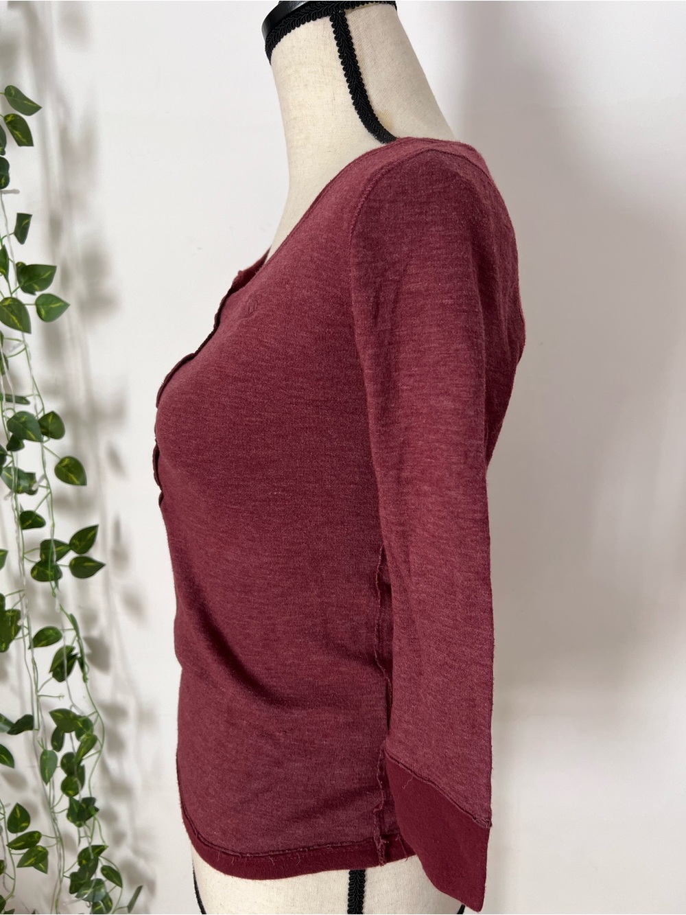 Vintage Y2K Abercrombie & Fitch Burgundy
Henley top - Picture 4 of 8